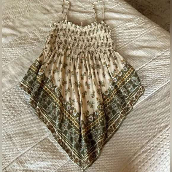 Beautiful Pattern Top - Picture 5 of 5